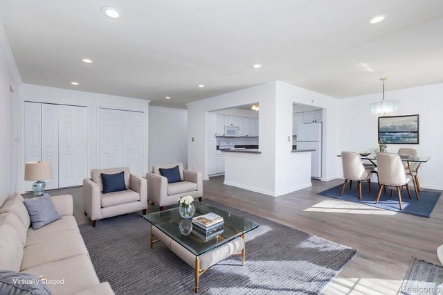 6121 Orchard Lake Road 102, West Bloomfield Charter Township, MI 48322