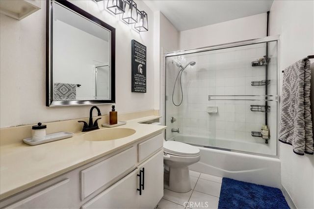 883 W 34th Street N, Long Beach, CA 90806