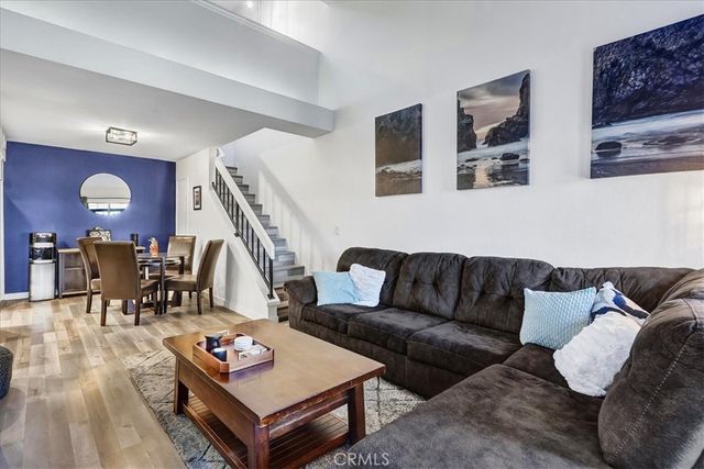 883 W 34th Street N, Long Beach, CA 90806