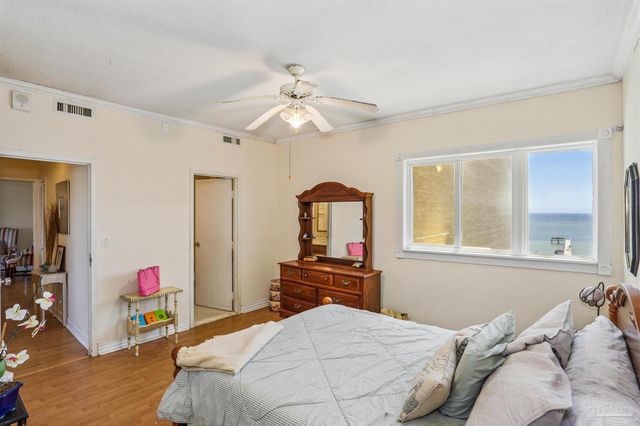 825 Bayshore Dr 302, Pensacola, FL 32507