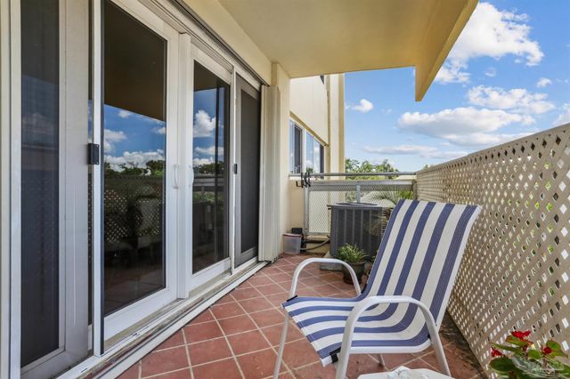 825 Bayshore Dr 302, Pensacola, FL 32507