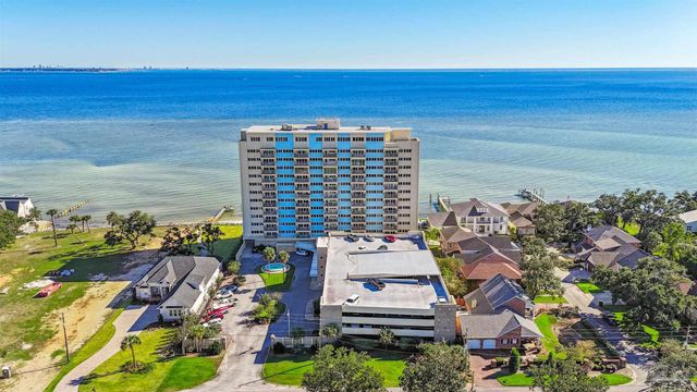 825 Bayshore Dr 302, Pensacola, FL 32507