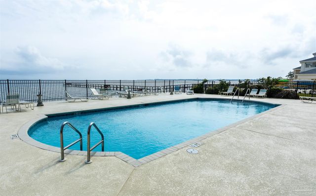 825 Bayshore Dr 302, Pensacola, FL 32507