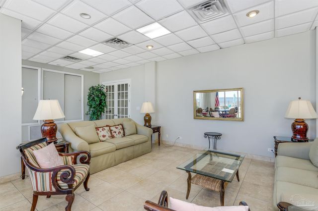 825 Bayshore Dr 302, Pensacola, FL 32507