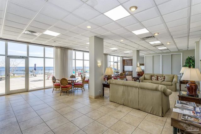 825 Bayshore Dr 302, Pensacola, FL 32507