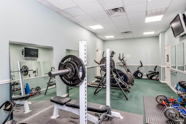 825 Bayshore Dr 302, Pensacola, FL 32507