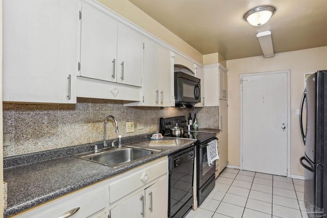 825 Bayshore Dr 302, Pensacola, FL 32507