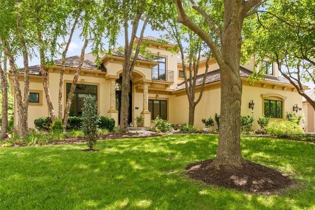 13905 Dearborn Street, Overland Park, KS 66223