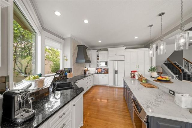 13905 Dearborn Street, Overland Park, KS 66223