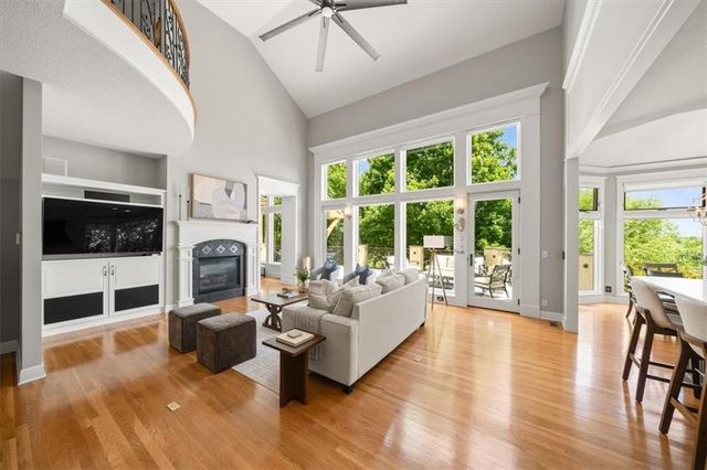 13905 Dearborn Street, Overland Park, KS 66223