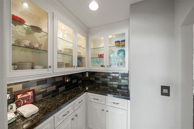 13905 Dearborn Street, Overland Park, KS 66223