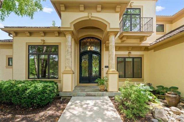 13905 Dearborn Street, Overland Park, KS 66223
