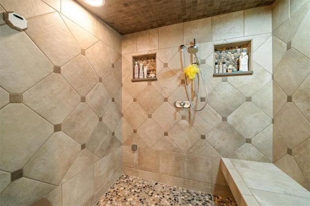 13905 Dearborn Street, Overland Park, KS 66223