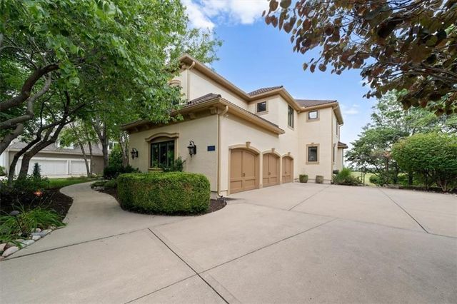13905 Dearborn Street, Overland Park, KS 66223