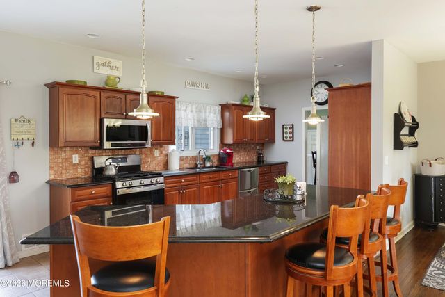 771 Park Avenue, Belford, NJ 07718