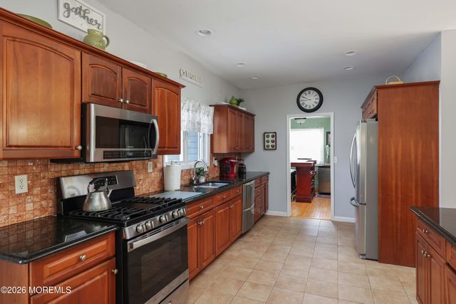 771 Park Avenue, Belford, NJ 07718