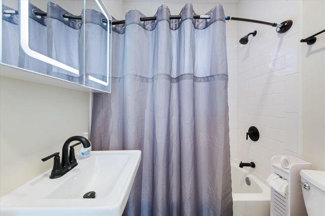 3 PARK Circle, Council Bluffs, IA 51503