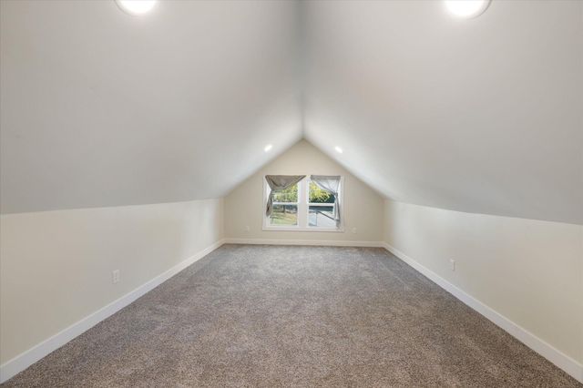 3 PARK Circle, Council Bluffs, IA 51503