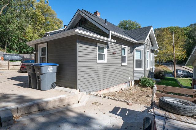 3 PARK Circle, Council Bluffs, IA 51503