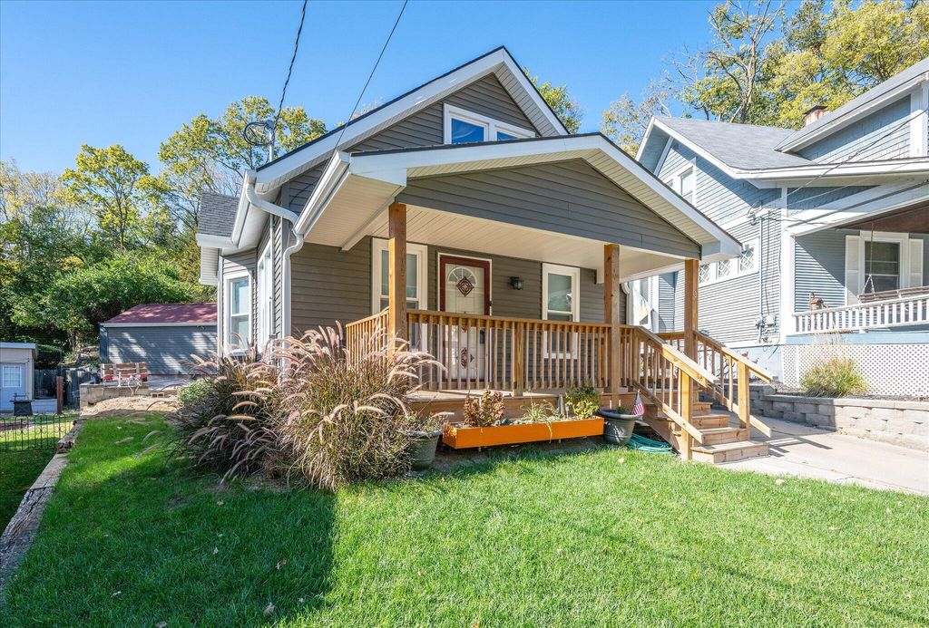 3 PARK Circle, Council Bluffs, IA 51503