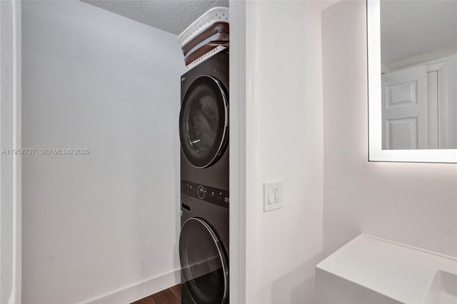 10000 W Bay Harbor Dr PH23, Bay Harbor Islands, FL 33154