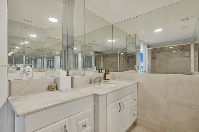 10000 W Bay Harbor Dr PH23, Bay Harbor Islands, FL 33154