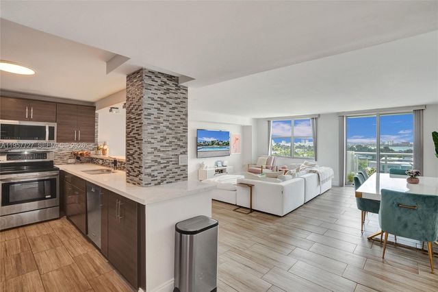 10000 W Bay Harbor Dr PH23, Bay Harbor Islands, FL 33154