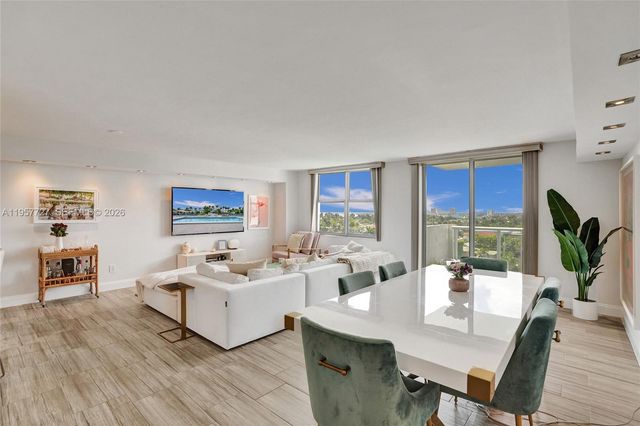 10000 W Bay Harbor Dr PH23, Bay Harbor Islands, FL 33154