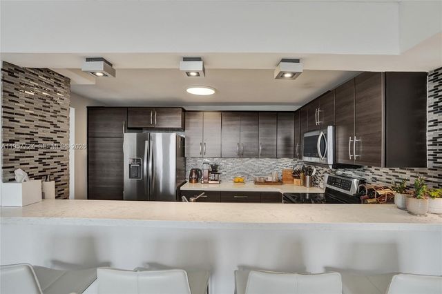 10000 W Bay Harbor Dr PH23, Bay Harbor Islands, FL 33154