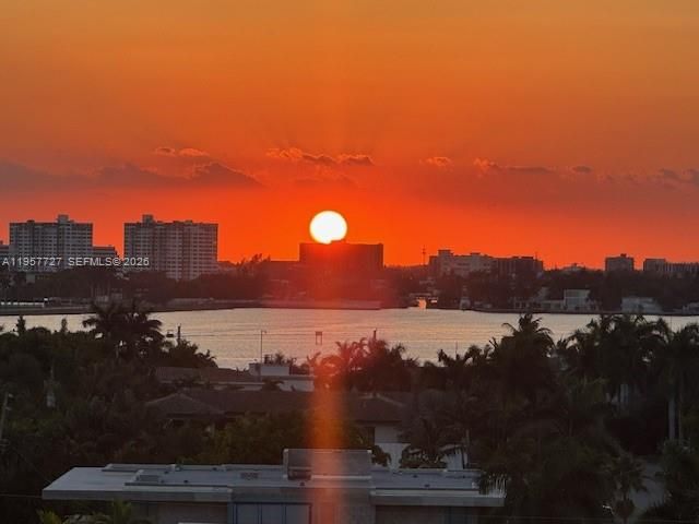 10000 W Bay Harbor Dr PH23, Bay Harbor Islands, FL 33154