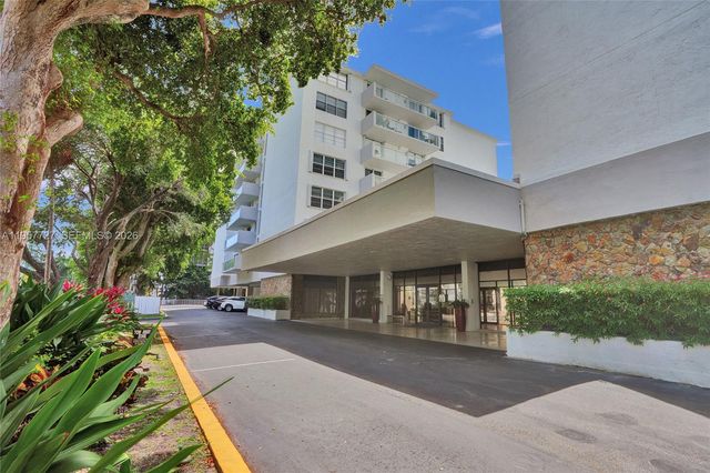 10000 W Bay Harbor Dr PH23, Bay Harbor Islands, FL 33154