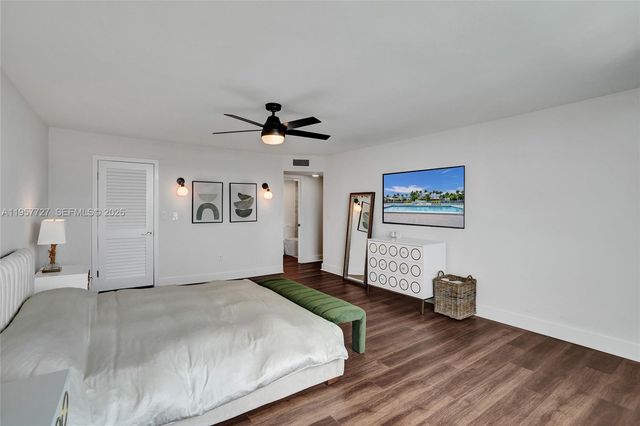 10000 W Bay Harbor Dr PH23, Bay Harbor Islands, FL 33154