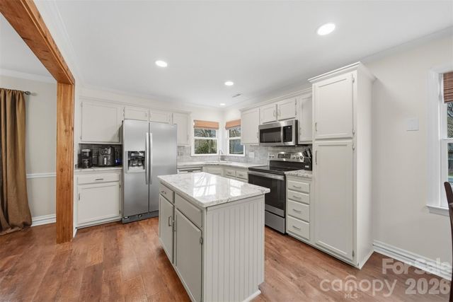 609 Fredricksburg Road, Matthews, NC 28105