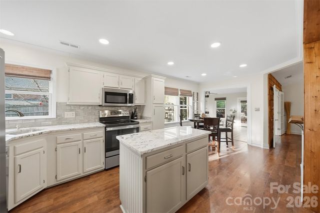 609 Fredricksburg Road, Matthews, NC 28105