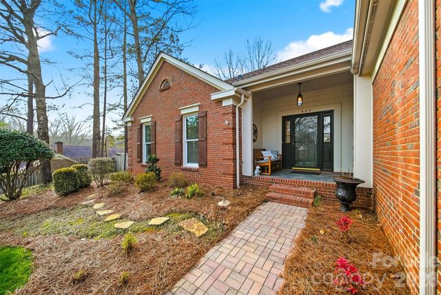 609 Fredricksburg Road, Matthews, NC 28105