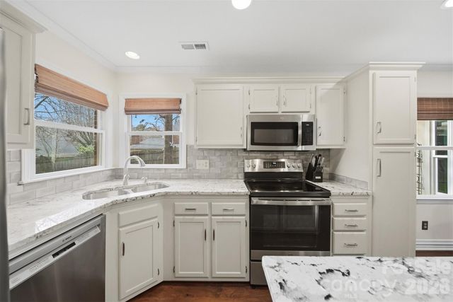 609 Fredricksburg Road, Matthews, NC 28105