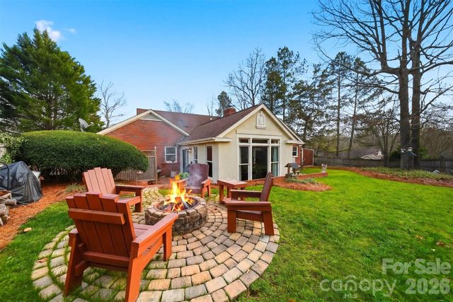 609 Fredricksburg Road, Matthews, NC 28105