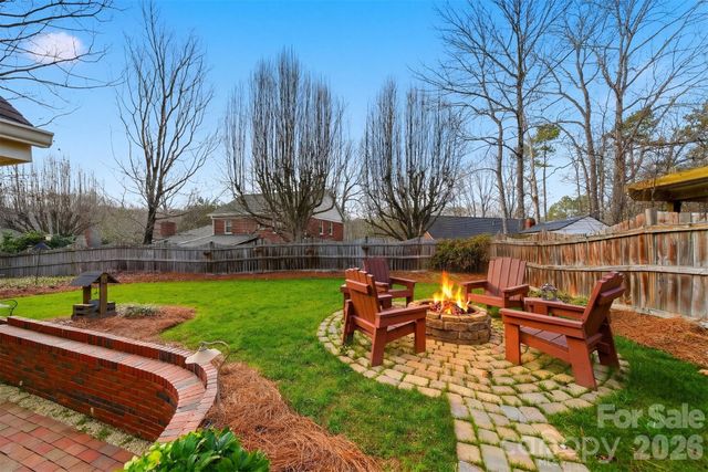 609 Fredricksburg Road, Matthews, NC 28105