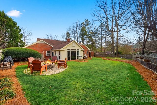 609 Fredricksburg Road, Matthews, NC 28105