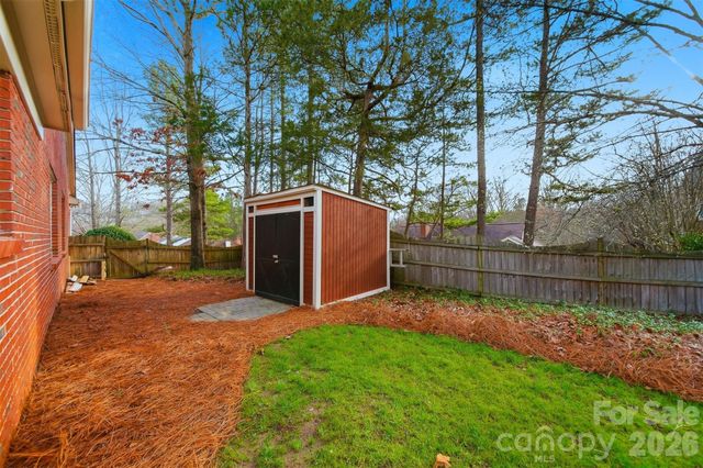 609 Fredricksburg Road, Matthews, NC 28105