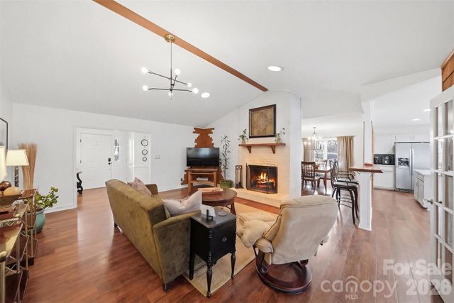 609 Fredricksburg Road, Matthews, NC 28105