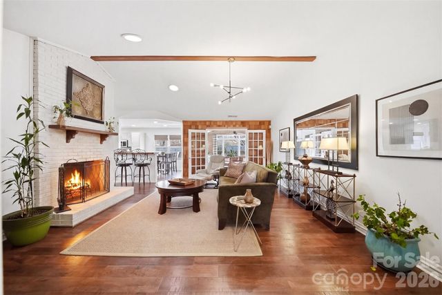 609 Fredricksburg Road, Matthews, NC 28105