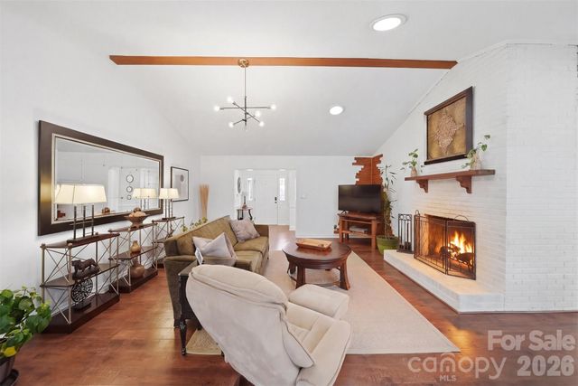 609 Fredricksburg Road, Matthews, NC 28105