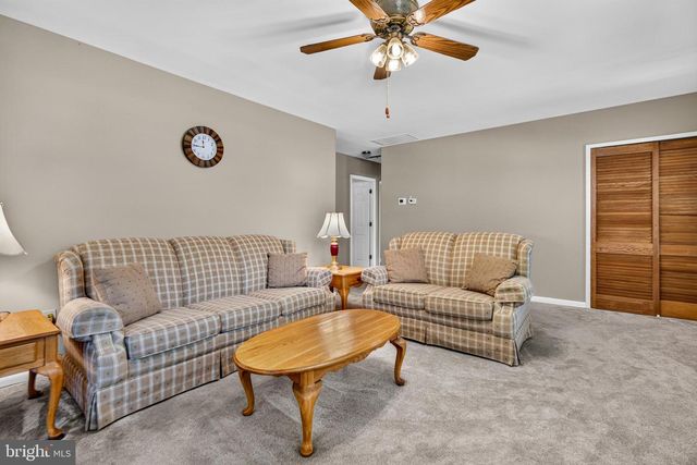 55 BITTLE AVE, Berlin, NJ 08009