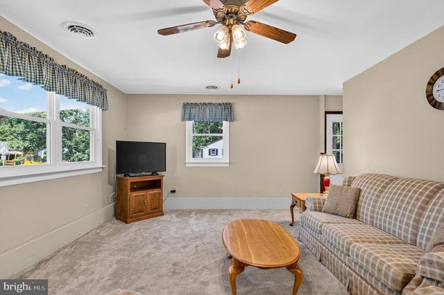 55 BITTLE AVE, Berlin, NJ 08009