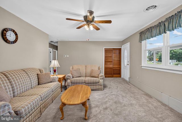 55 BITTLE AVE, Berlin, NJ 08009