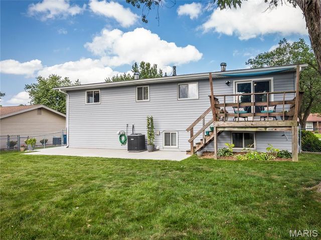 418 Vermont St, Bethalto, IL 62010