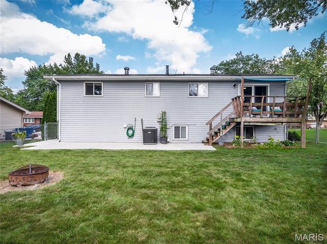 418 Vermont St, Bethalto, IL 62010