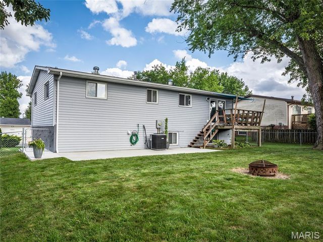 418 Vermont St, Bethalto, IL 62010