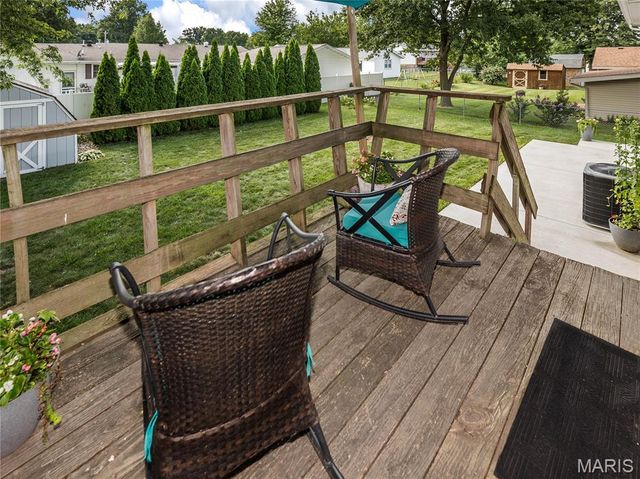 418 Vermont St, Bethalto, IL 62010